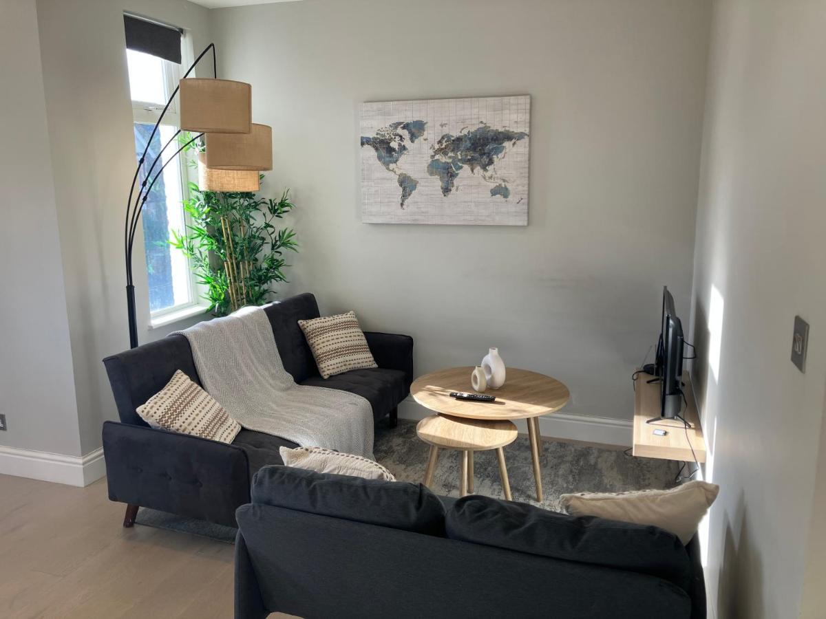 דירות לונדון Splendid 2 Bed Flat With Private Terrace In Wimbledon - 2 The Queens מראה חיצוני תמונה
